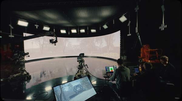 Editorial illustration for How Virtual Production Redefines Film Crew Roles and Workflows
